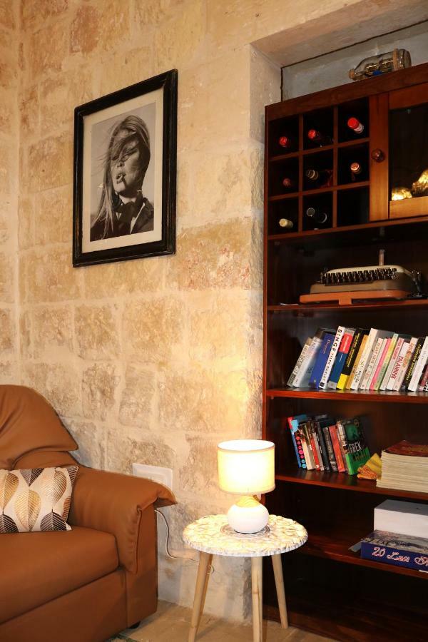 5 Minute Walk From Malta Airport Villa Gudja Dış mekan fotoğraf